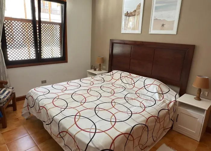 La Marina Acantilado de los Gigantes