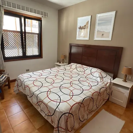 La Marina Acantilado de los Gigantes