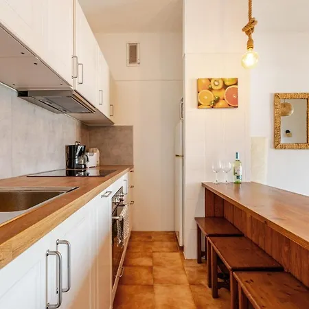 Apartment La Marina