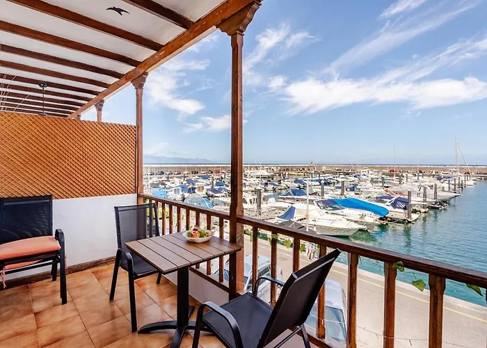 La Marina Acantilado de los Gigantes