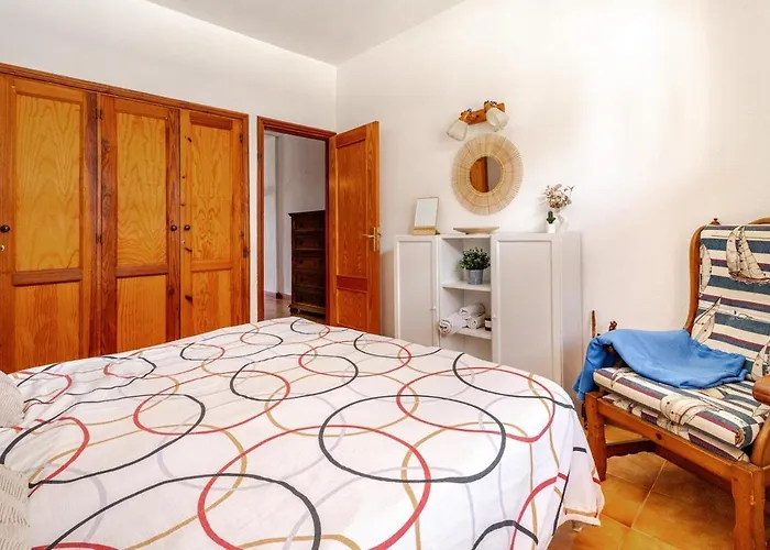 La Marina Acantilado de los Gigantes